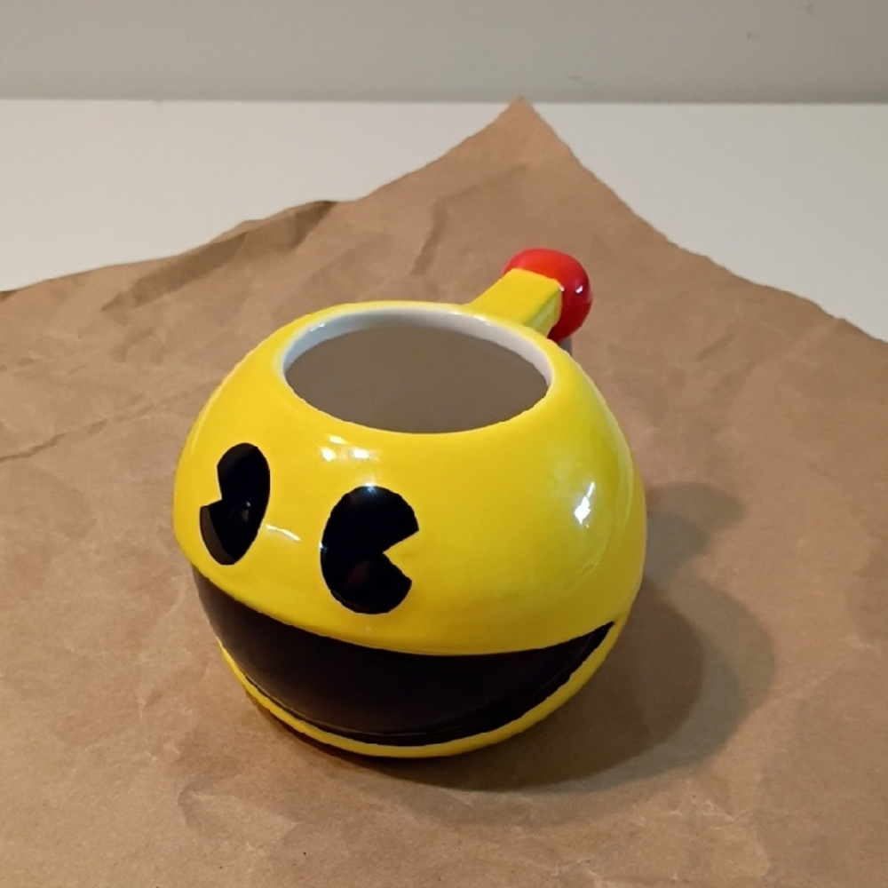 Vintage Pac-Man Themed Yellow Mug Video Games